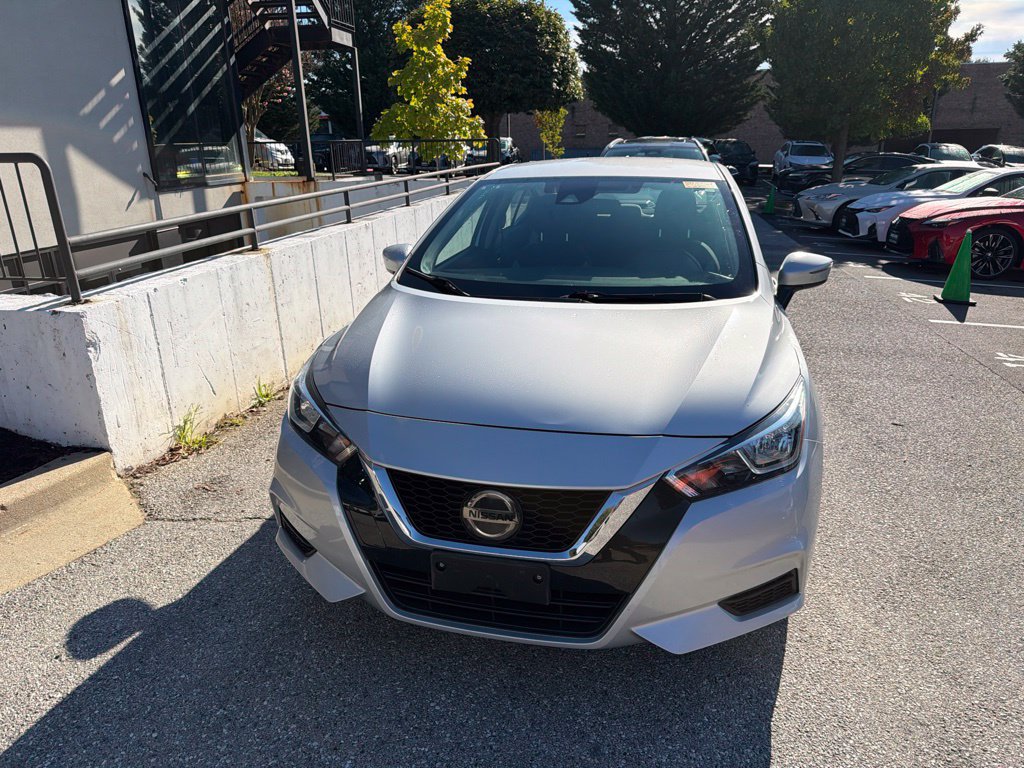 Used 2020 Nissan Versa SV FWD image 2