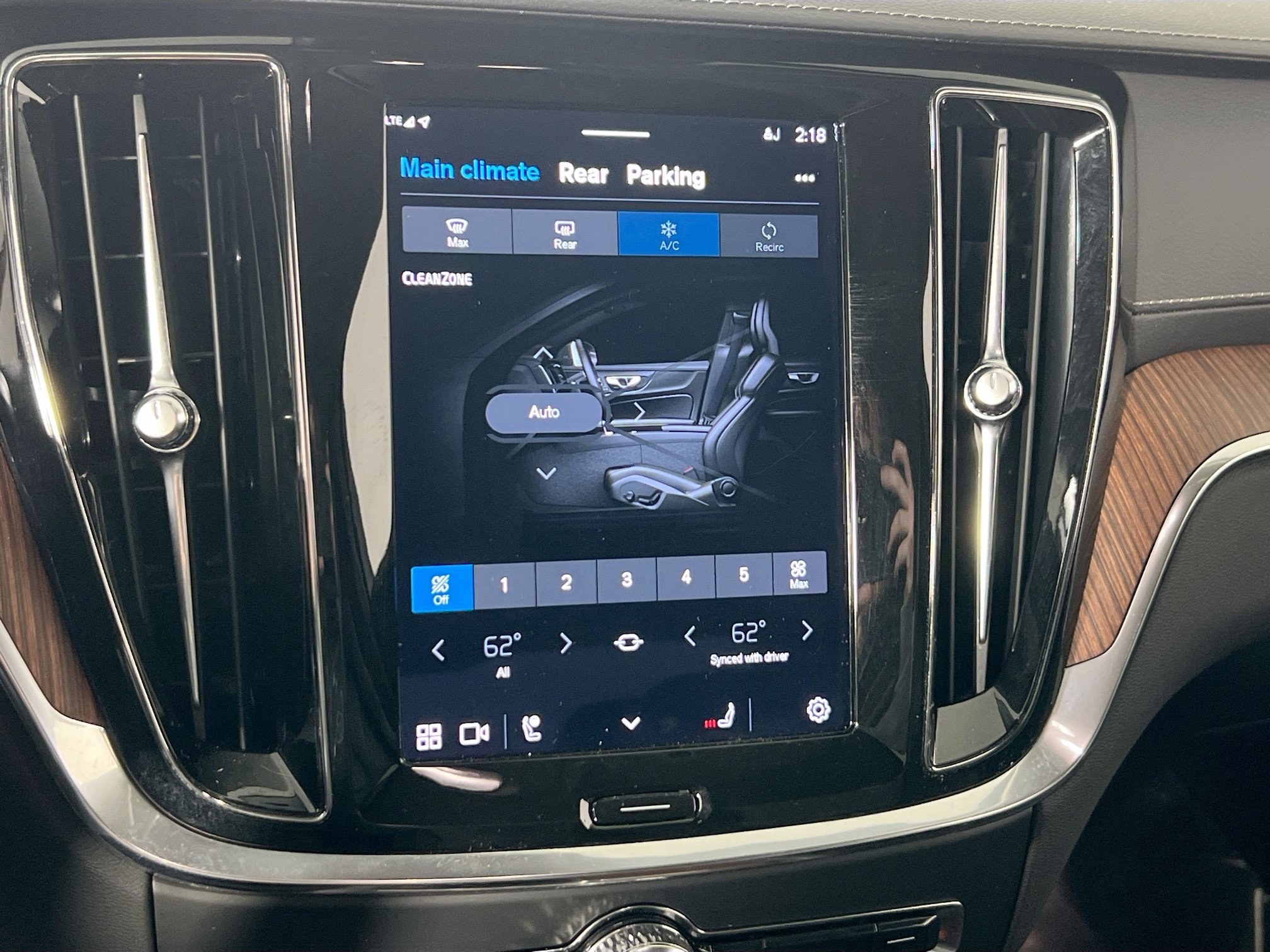 Used 2023 Volvo S60 B5 Ultimate w/ Climate Package image 16