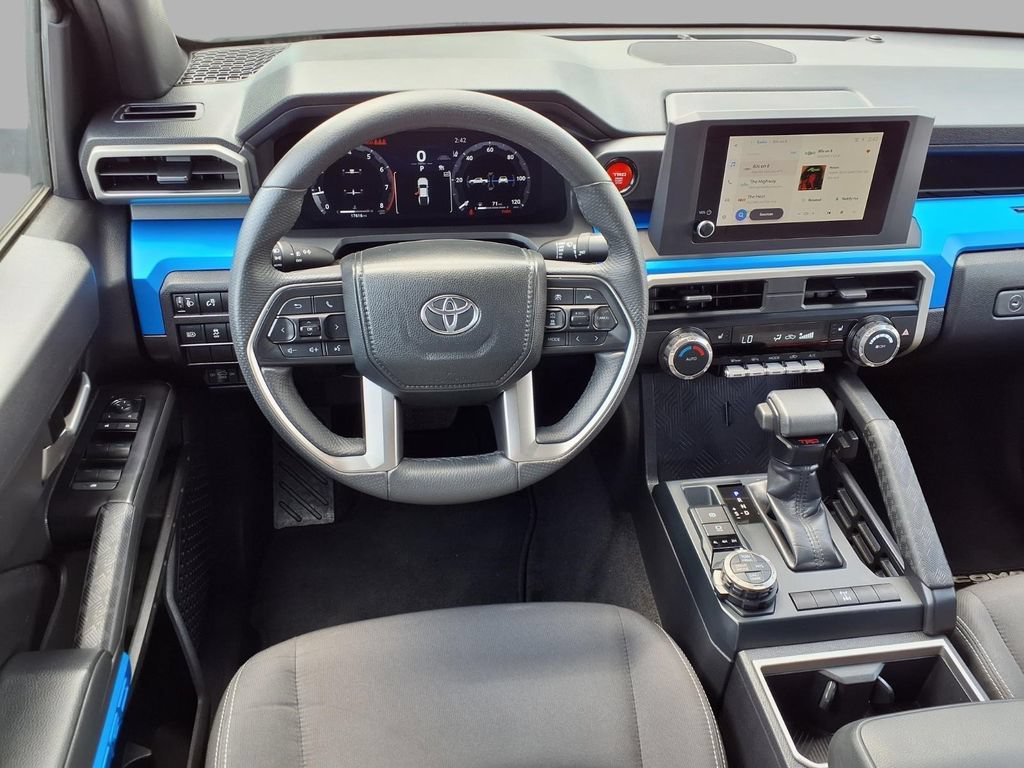 Used 2025 Toyota Tacoma TRD Off-Road AWD/4WD image 4