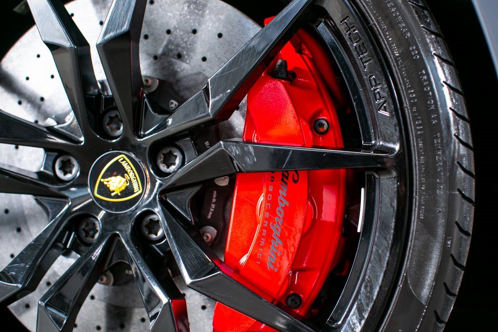 Used 2013 Lamborghini Aventador LP 700-4 image 21