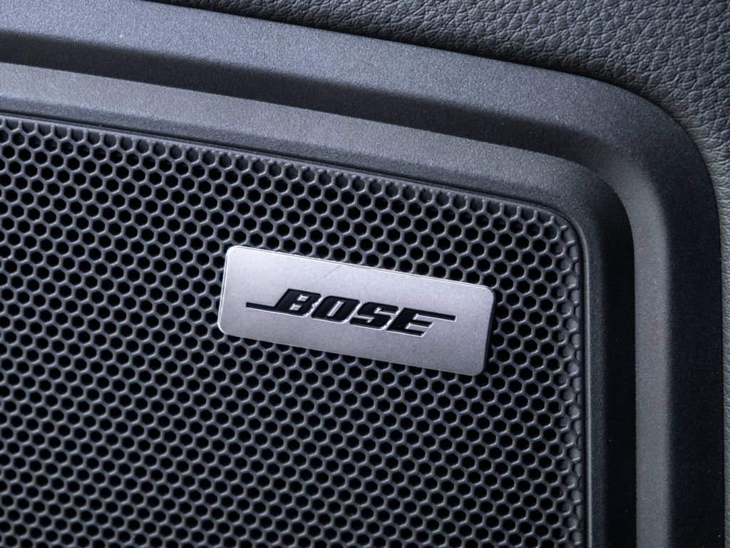 Certified 2025 Porsche Macan image 7