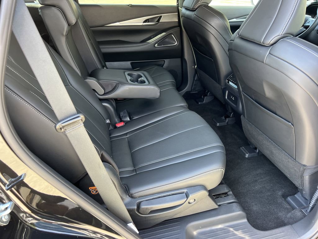 Used 2025 INFINITI QX60 Luxe w/ Cargo Package image 13