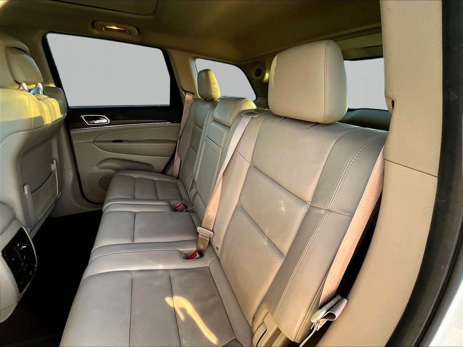 Used 2014 Jeep Grand Cherokee Limited w/ Luxury Group II AWD/4WD image 22