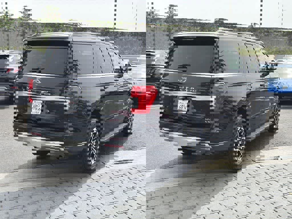 Used 2024 Ford Expedition Max XLT image 6