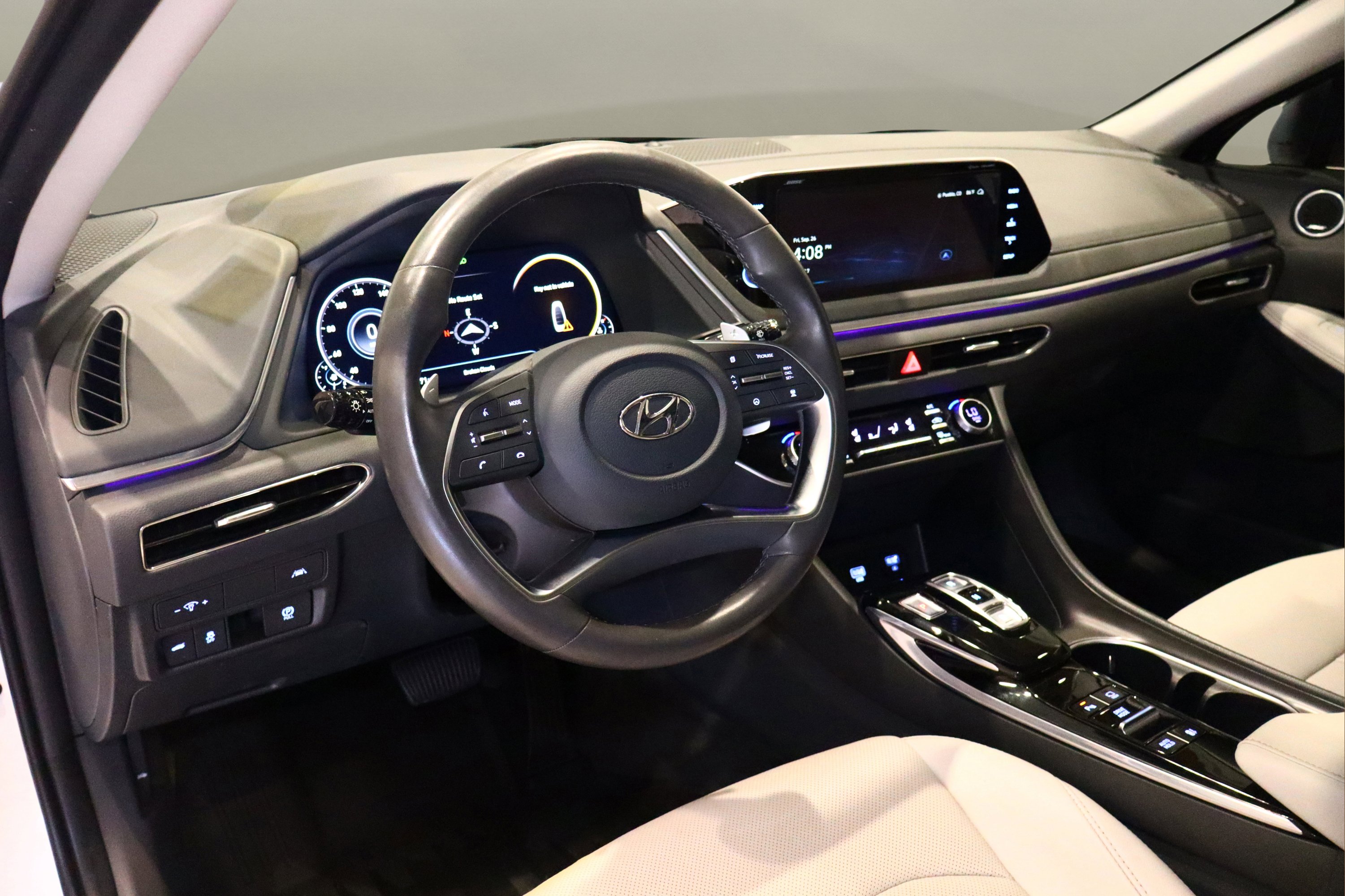 Used 2023 Hyundai Sonata Limited w/ Preferred Accessory Package image 10