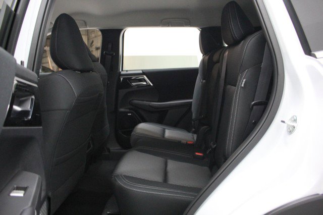 New 2026 Mitsubishi Outlander ES image 24