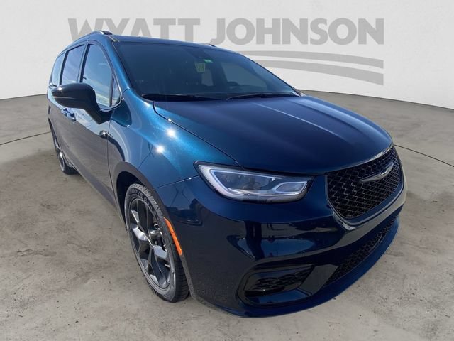 Used 2025 Chrysler Pacifica Limited FWD image 13