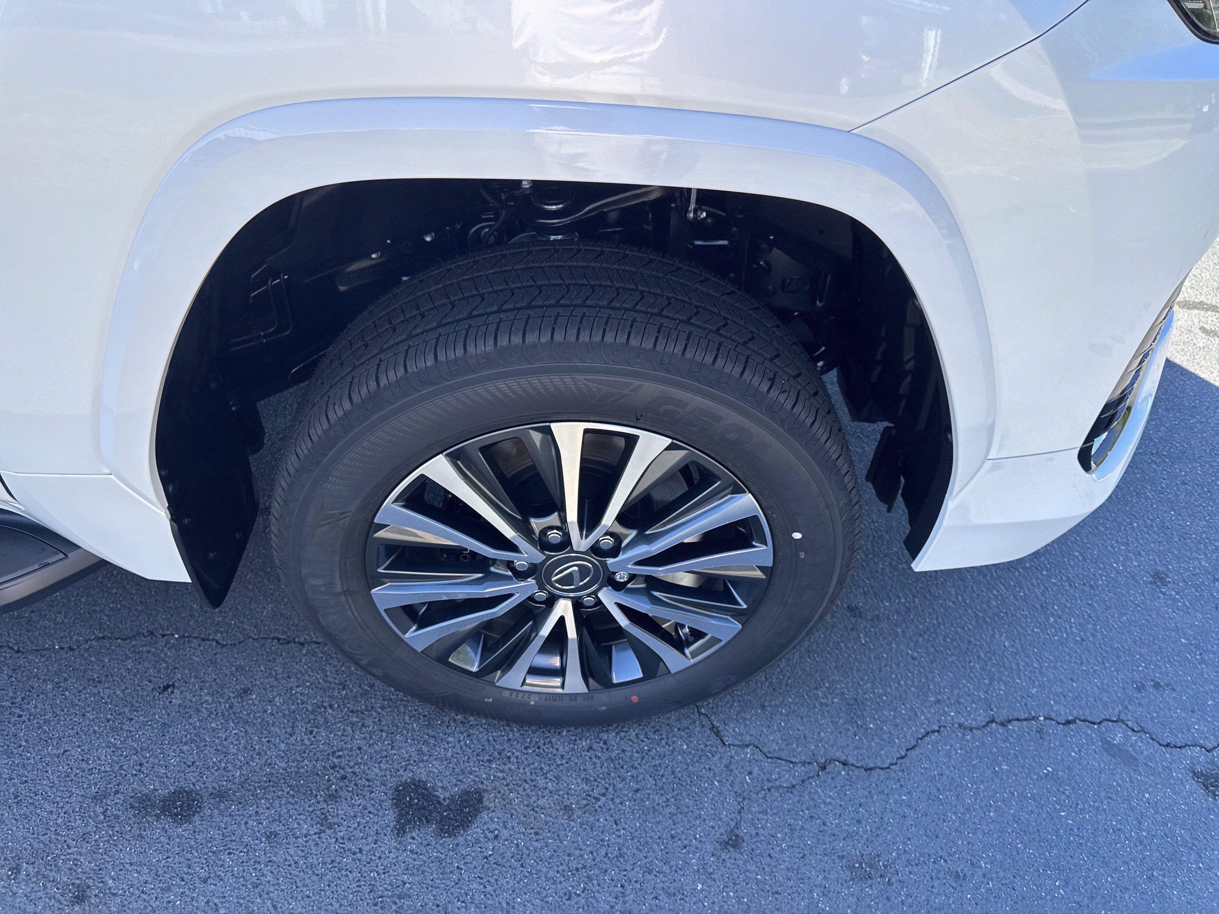 Used 2025 Lexus LX 600 4WD w/ Interior Upgrade Package image 10