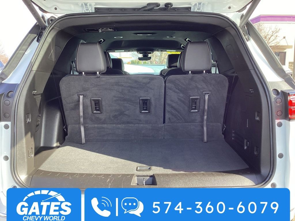 Used 2023 Chevrolet Traverse Premier image 11