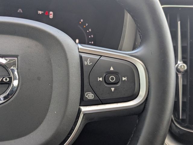 Used 2023 Volvo XC60 B5 Core image 33