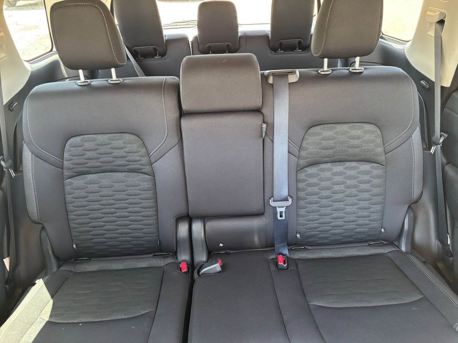 Used 2025 Nissan Pathfinder SV FWD image 41