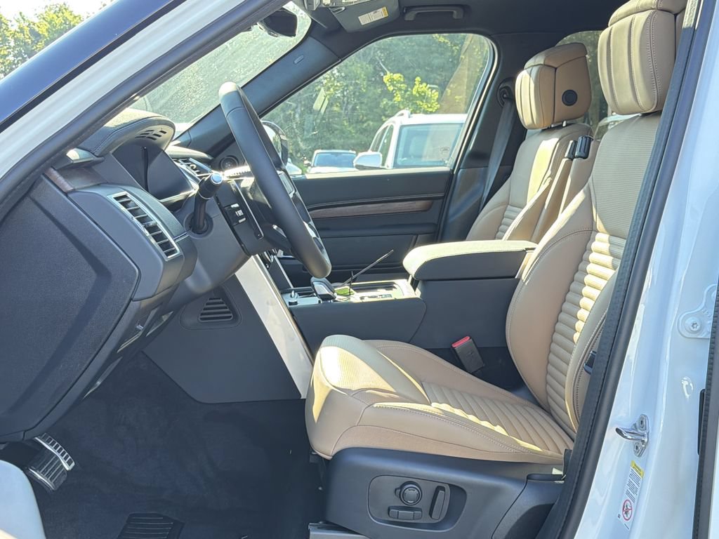 New 2026 Land Rover Discovery Dynamic SE AWD/4WD image 3