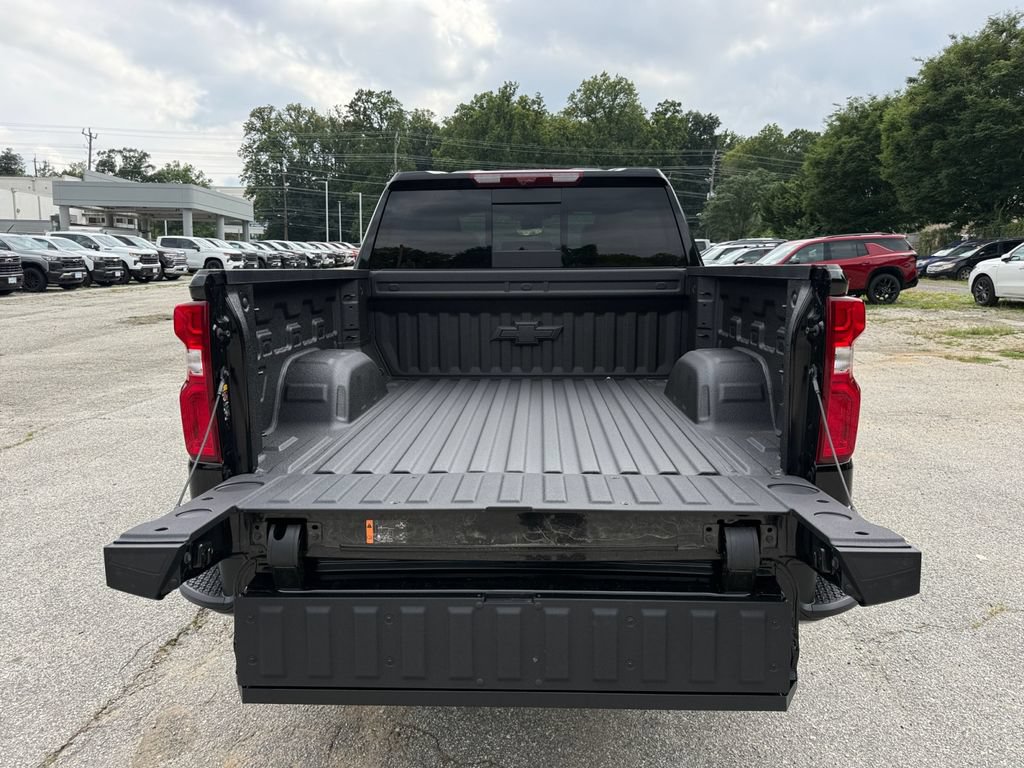New 2026 Chevrolet Silverado 1500 ZR2 w/ LPO, Dark Essentials Package AWD/4WD image 28