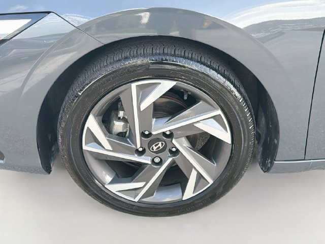 Certified 2025 Hyundai Elantra SEL FWD image 34