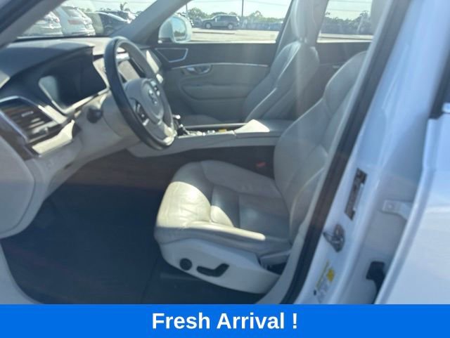 Used 2020 Volvo XC90 T6 Momentum AWD/4WD image 2