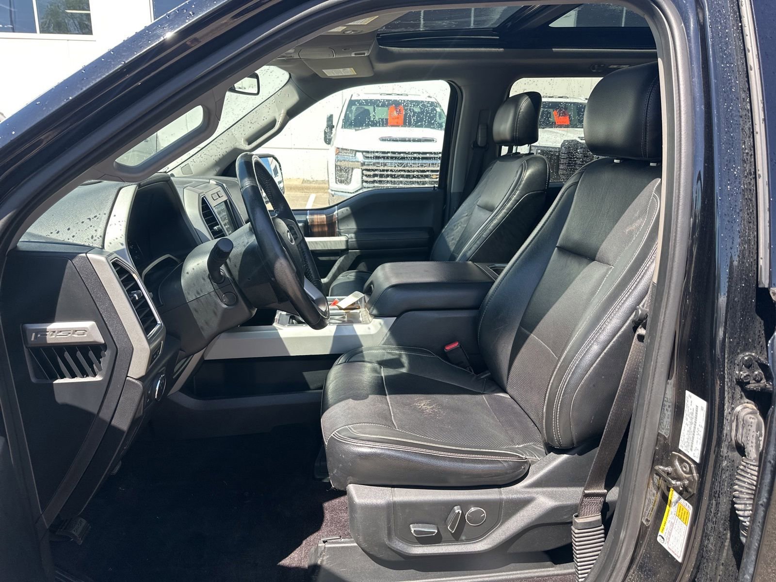 Used 2017 Ford F150 Lariat w/ Equipment Group 502A Luxury AWD/4WD image 7