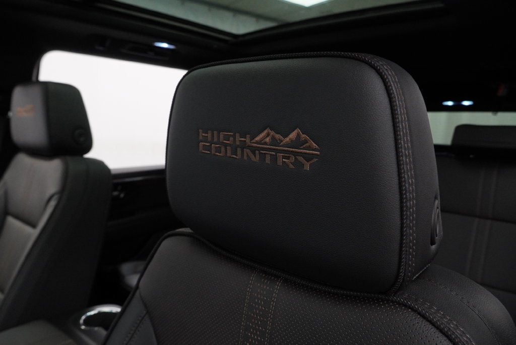 New 2026 Chevrolet Suburban High Country w/ Sun And Tow Package AWD/4WD image 11