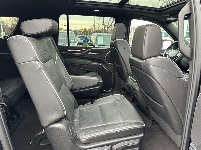 Used 2023 Cadillac Escalade ESV Premium Luxury image 10