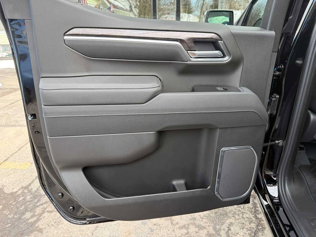 New 2026 Chevrolet Silverado 1500 LTZ w/ Z71 Off-Road Package AWD/4WD image 23