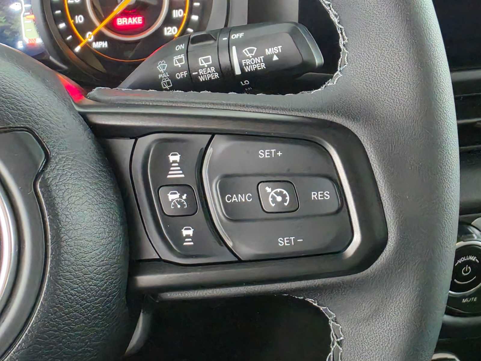 Used 2025 Jeep Wrangler Unlimited Rubicon AWD/4WD image 29
