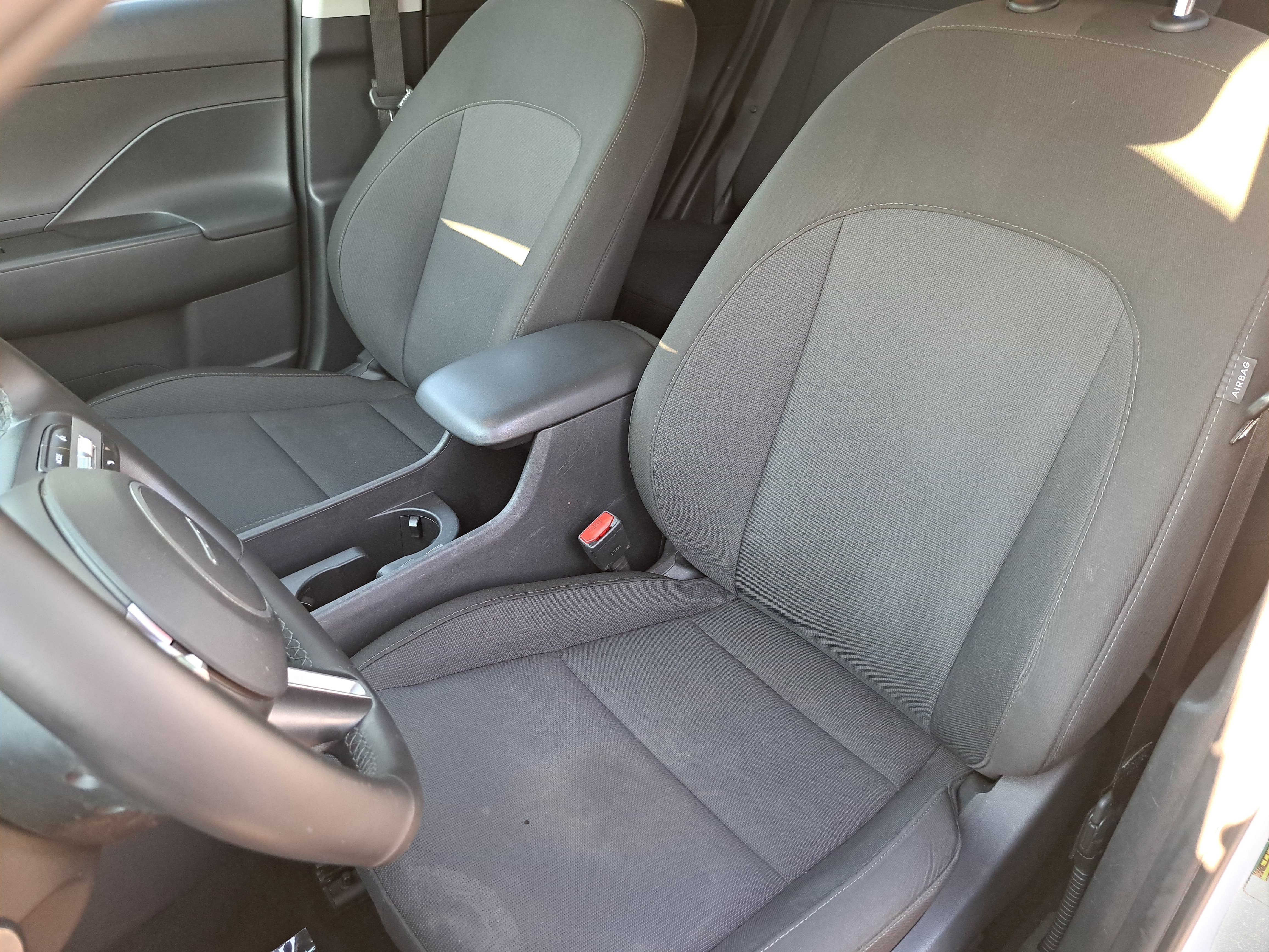 Used 2025 Hyundai Kona SEL FWD image 14