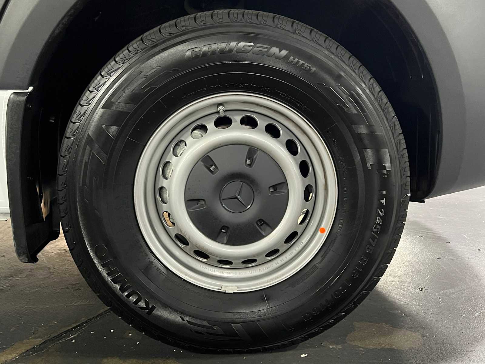 Used 2025 Mercedes-Benz Sprinter 2500 image 9