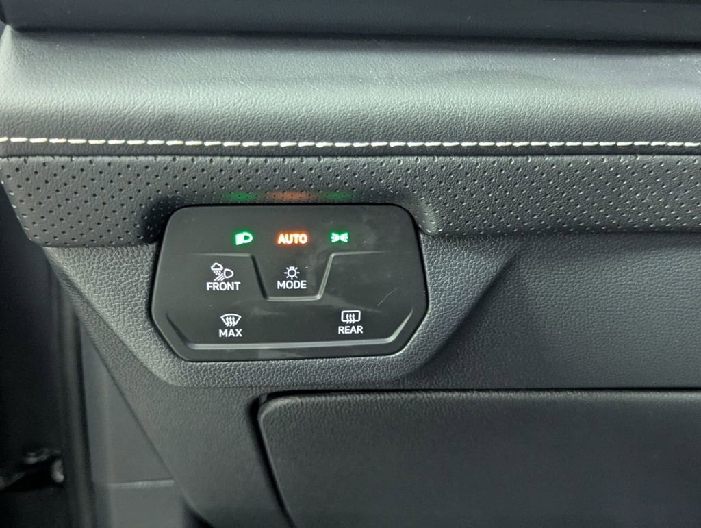 Used 2024 Volkswagen Atlas SE FWD image 15