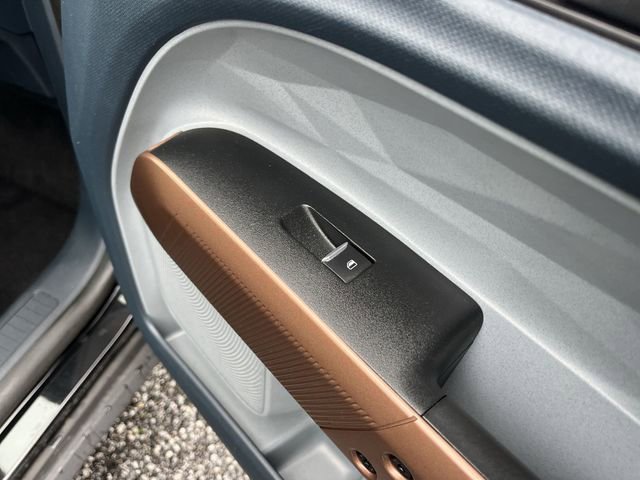 Used 2022 Ford Maverick Lariat image 40