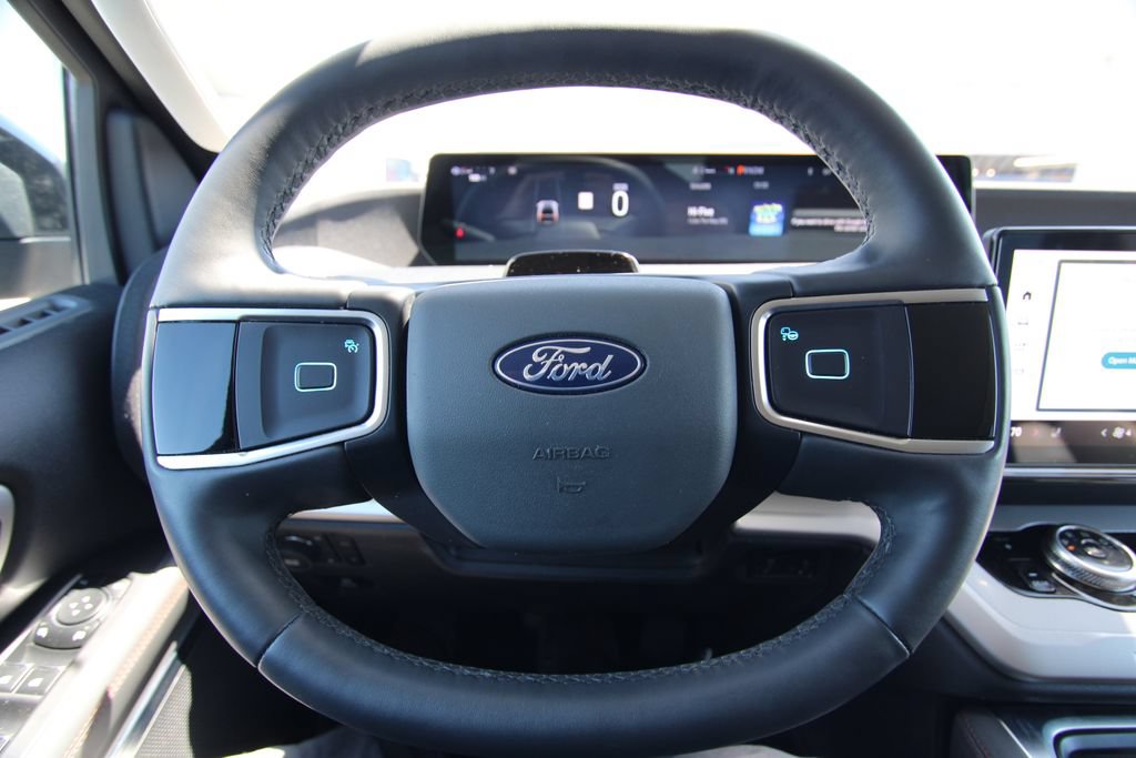 Used 2025 Ford Expedition Max Active AWD/4WD image 21