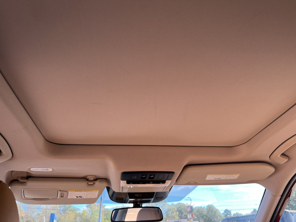 Used 2021 Nissan Rogue Platinum image 32