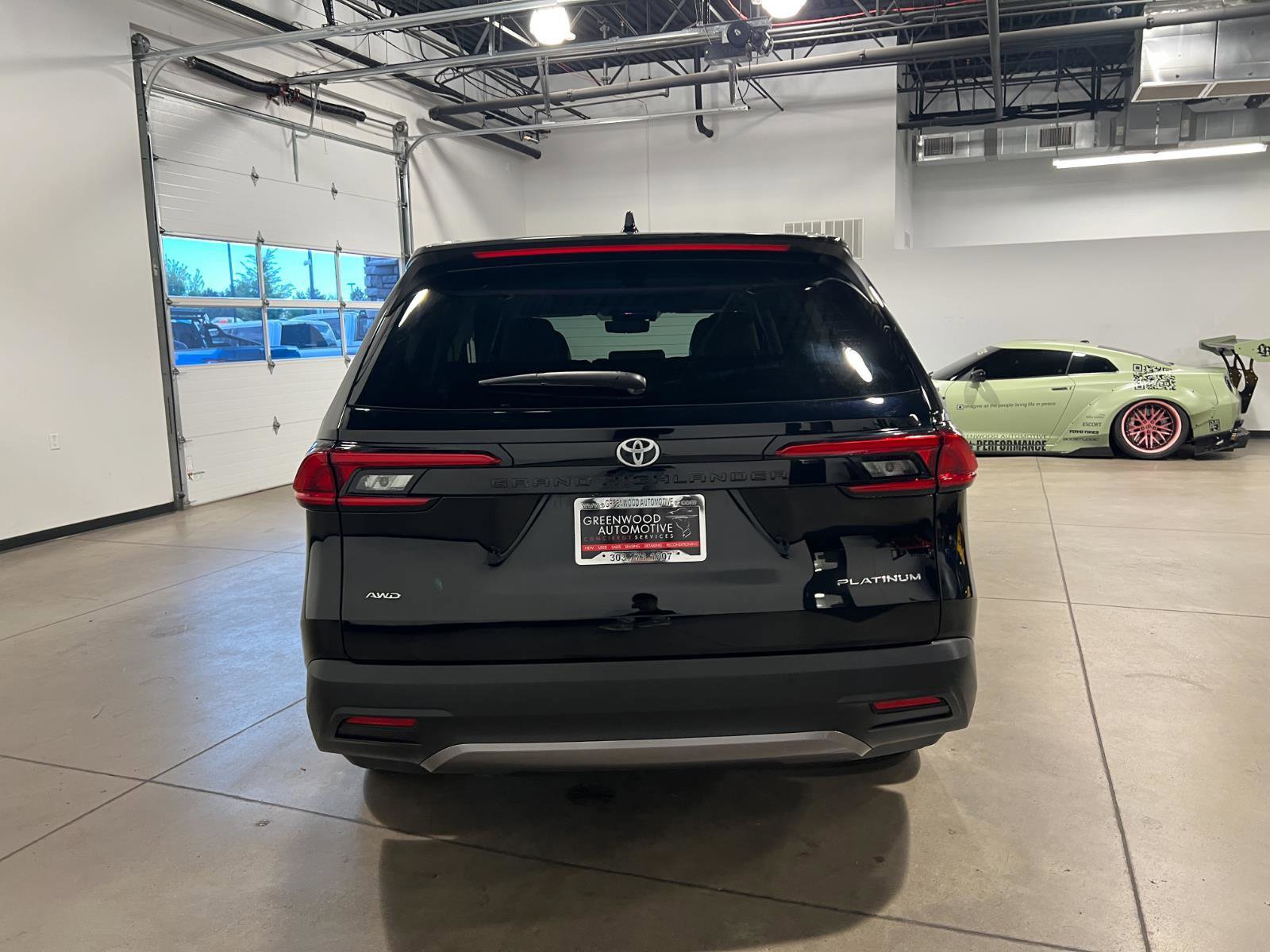 Used 2024 Toyota Grand Highlander AWD image 4