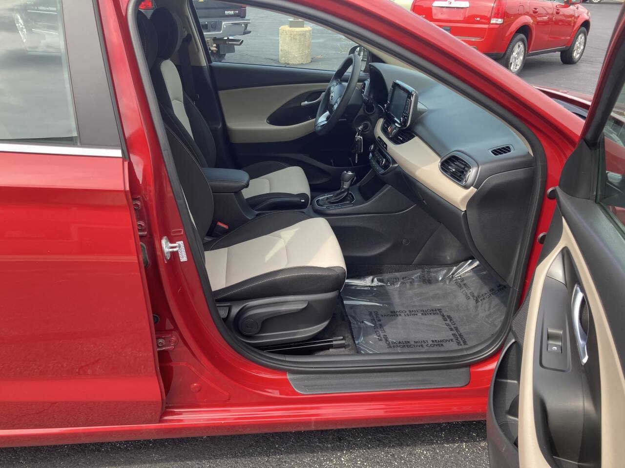 Used 2020 Hyundai Elantra GT FWD image 25