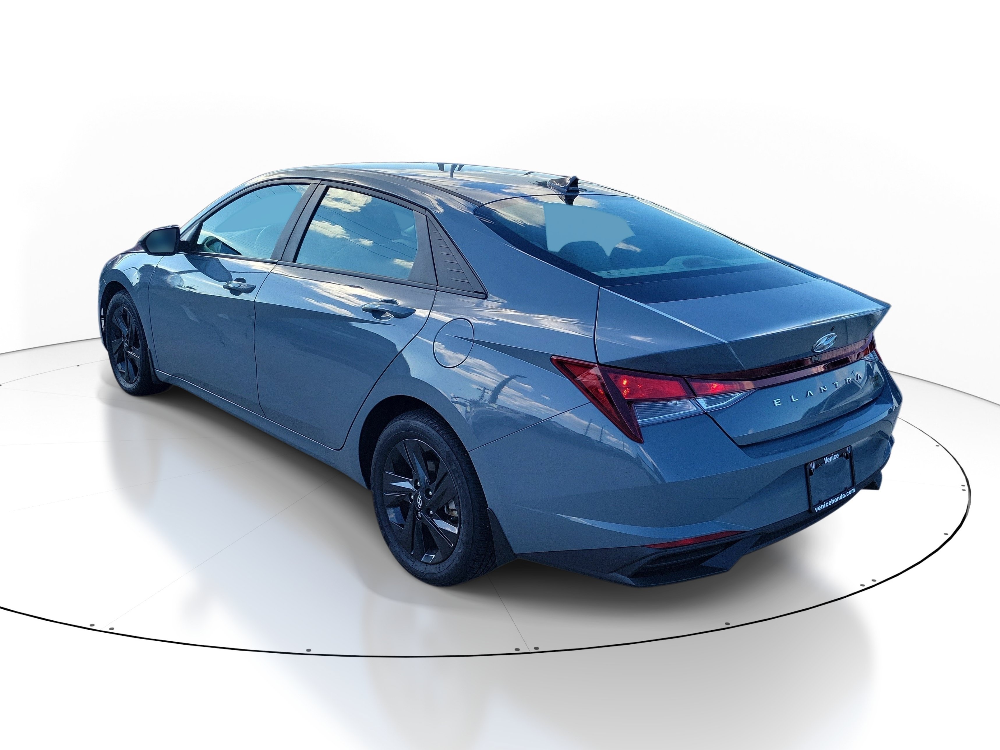 Used 2023 Hyundai Elantra SEL FWD image 7