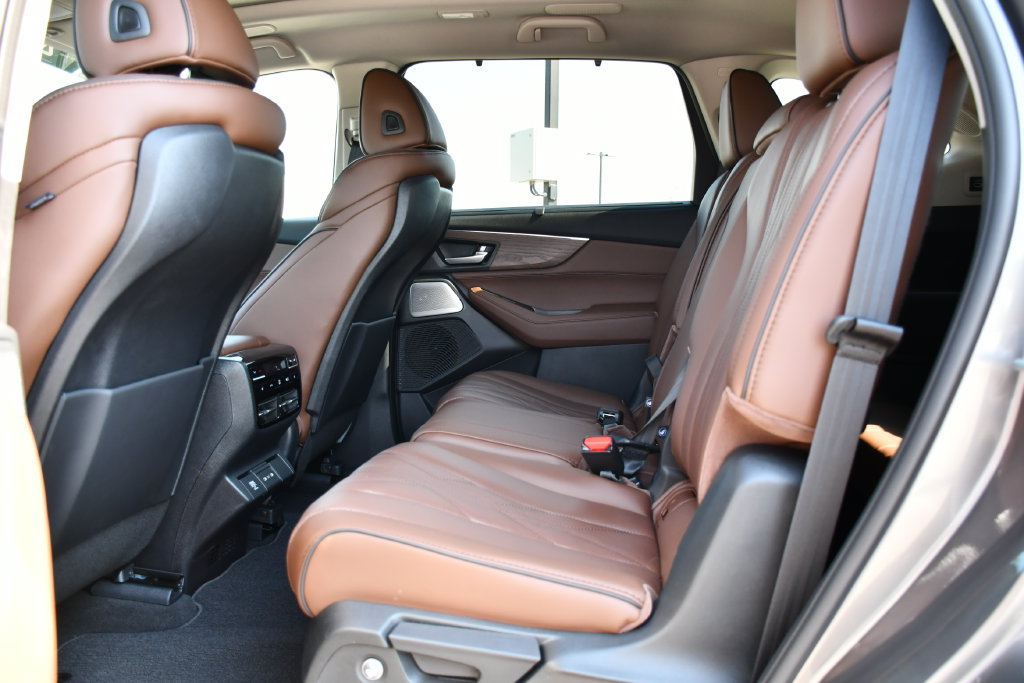 Certified 2026 Acura MDX w/ Advance Package AWD/4WD image 21