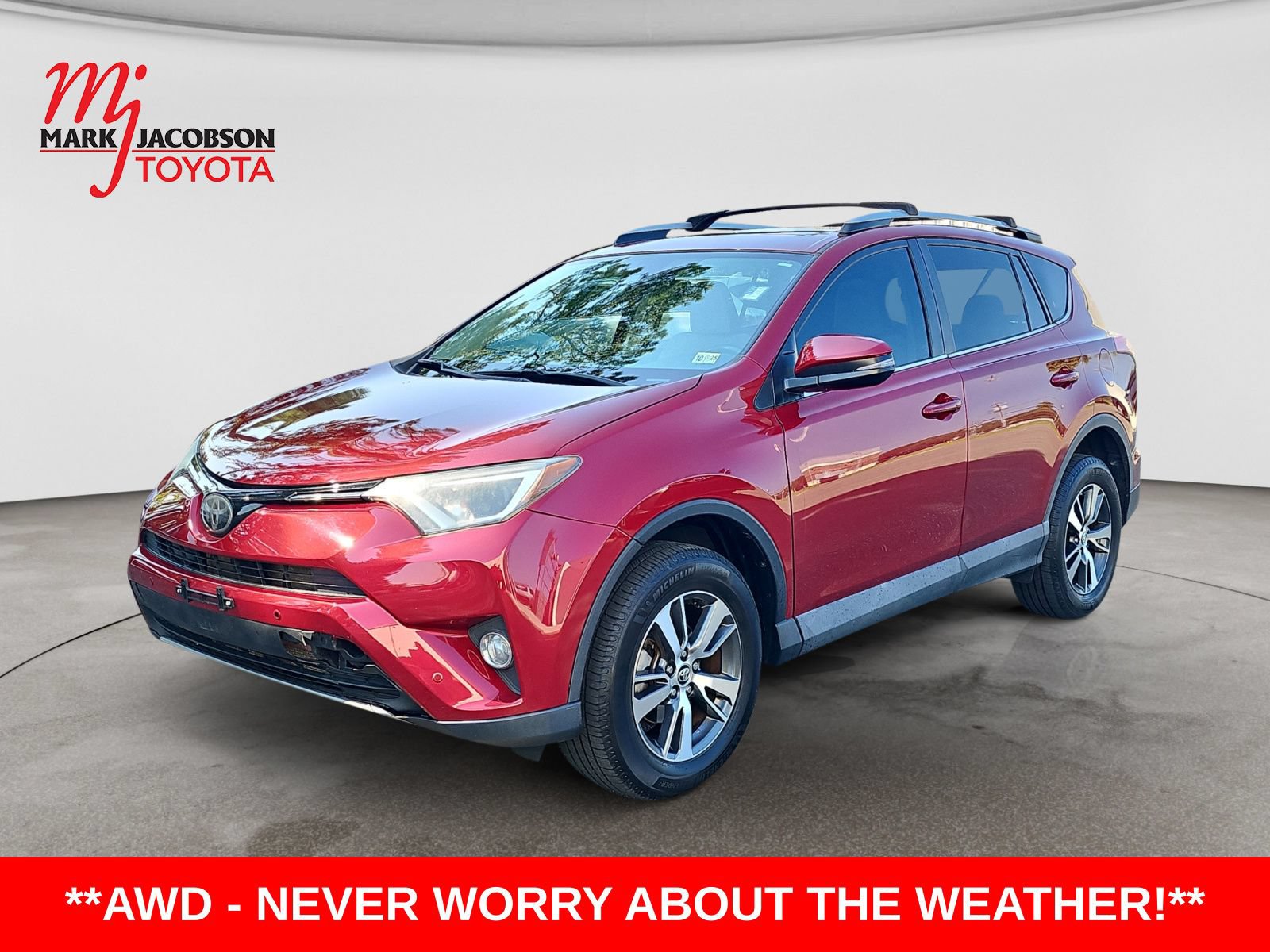 Used 2018 Toyota RAV4 XLE AWD/4WD image 1