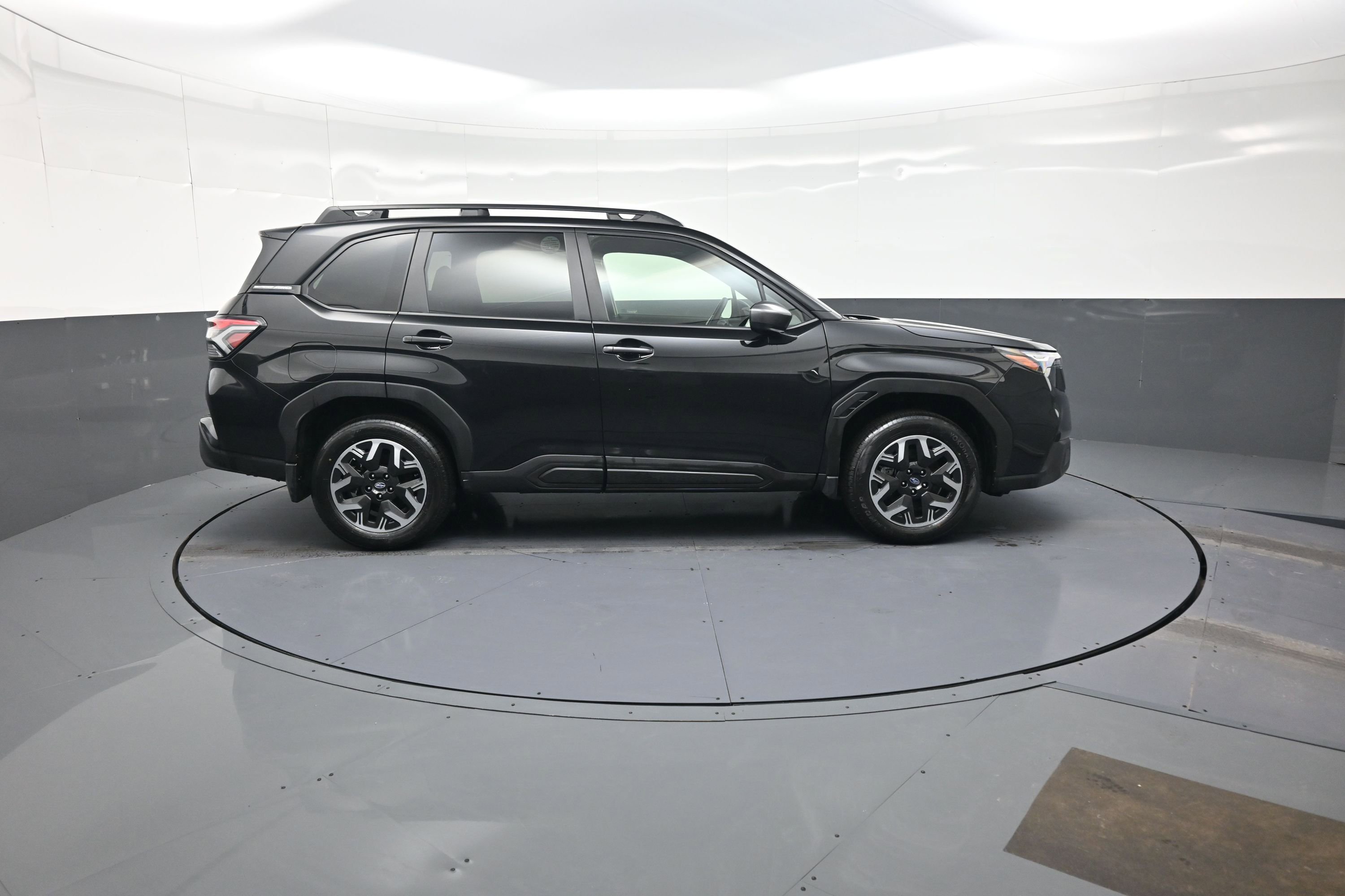 Certified 2025 Subaru Forester Premium image 2