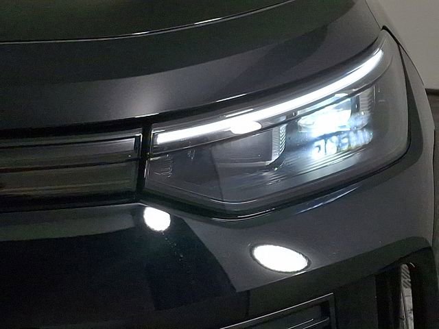 Used 2025 Volkswagen Tiguan S AWD/4WD image 12