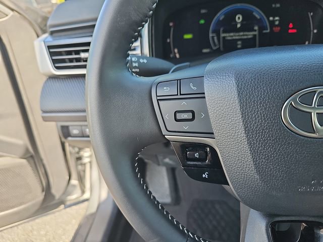 Used 2025 Toyota Camry SE image 19
