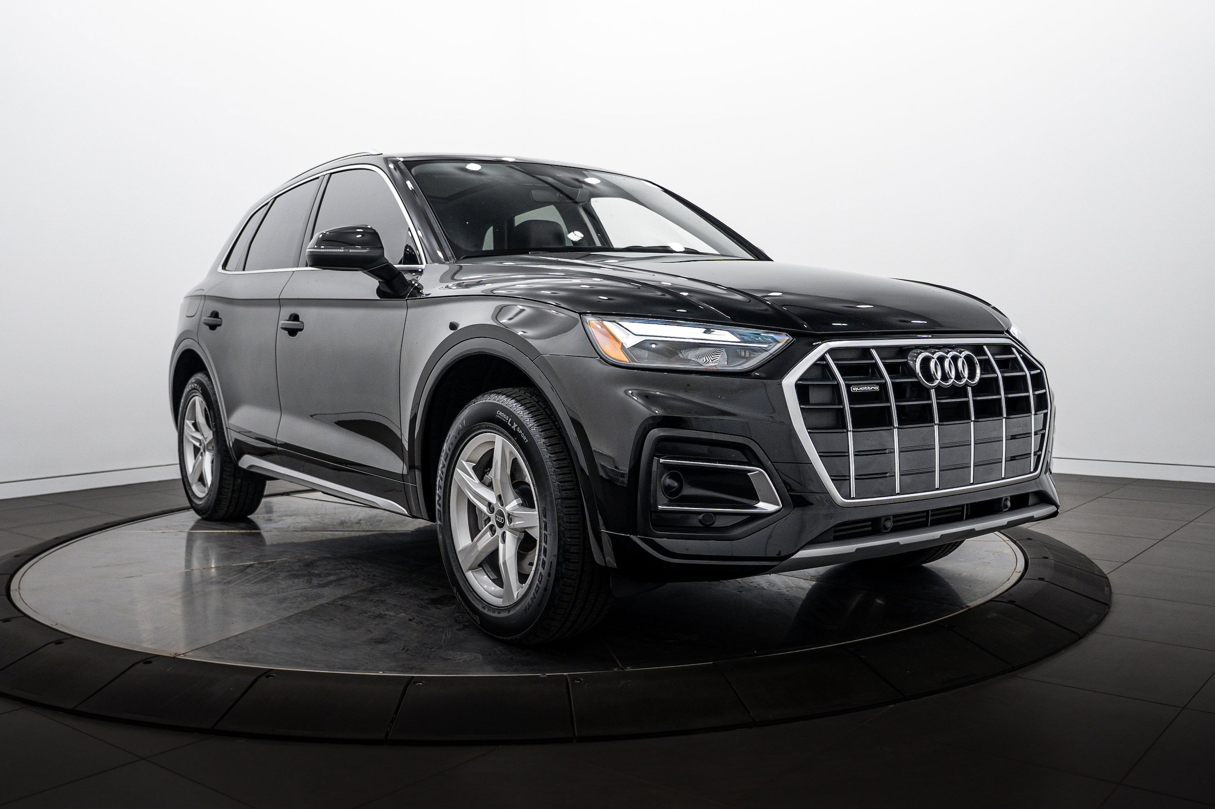 Certified 2023 Audi Q5 Premium w/ Convenience Package AWD/4WD image 2