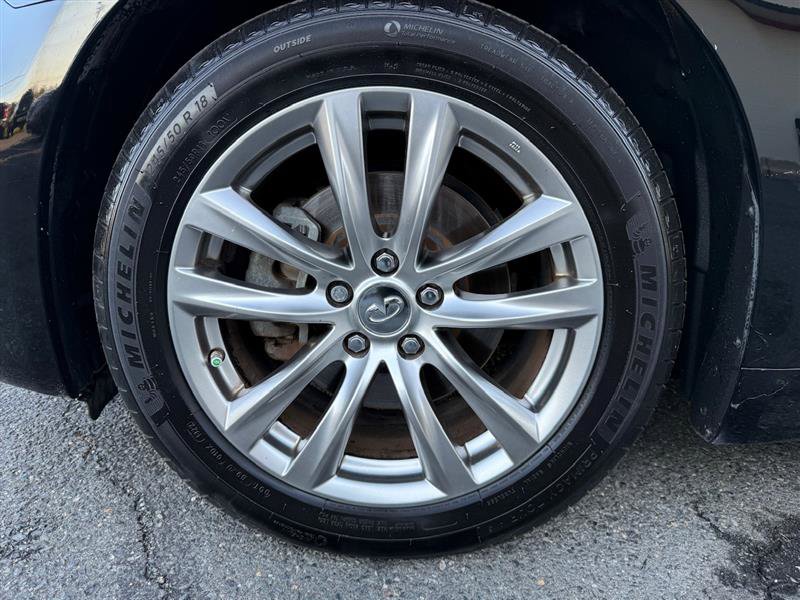 Used 2019 INFINITI Q70 Luxe image 11