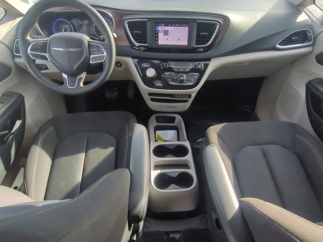 Used 2023 Chrysler Voyager LX FWD image 14