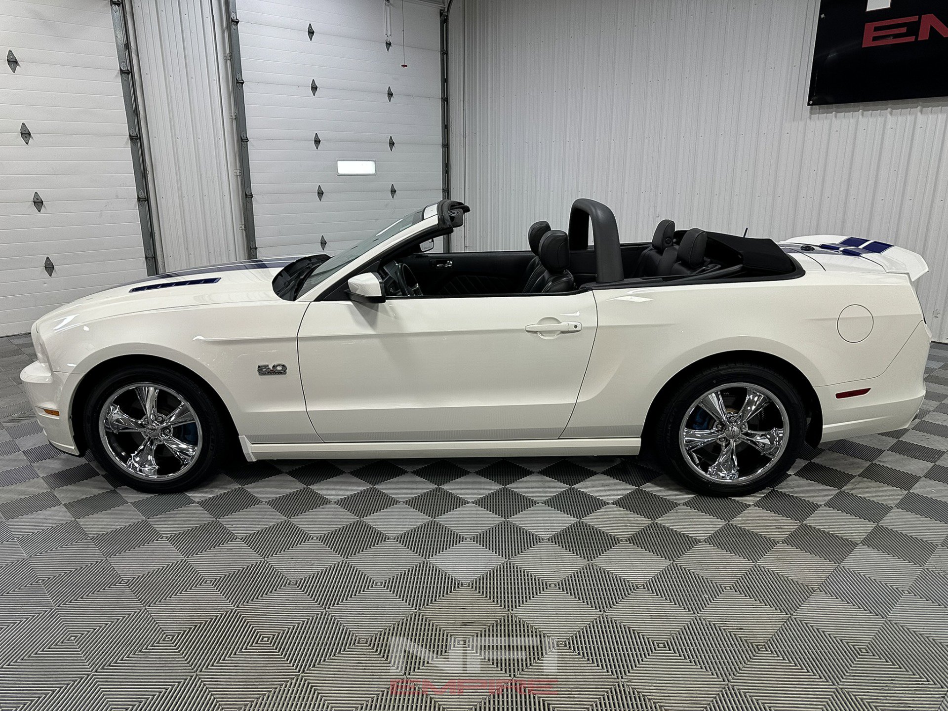Used 2013 Ford Mustang GT Premium w/ Security Pkg image 3
