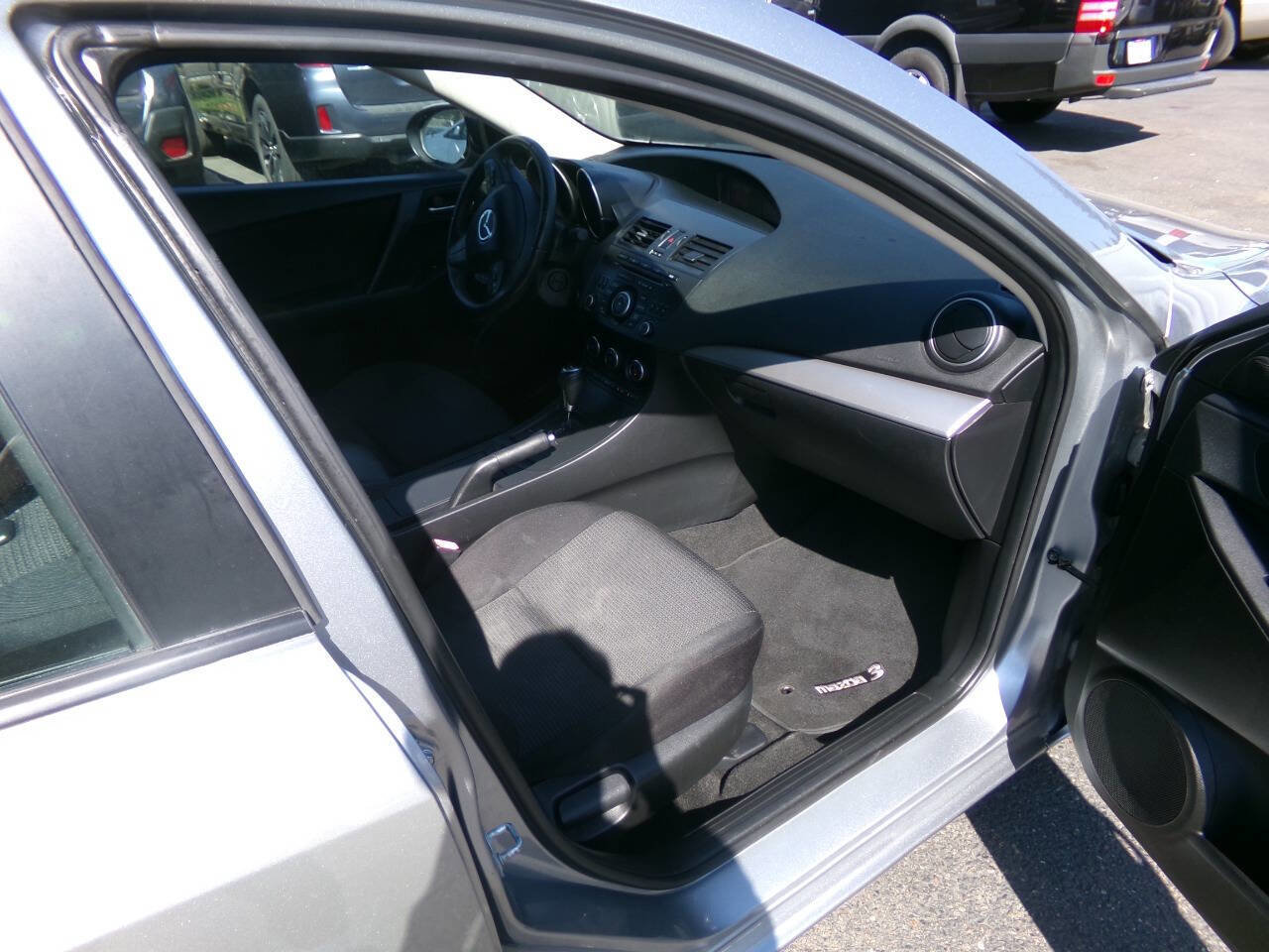 Used 2013 MAZDA MAZDA3 i Touring image 11