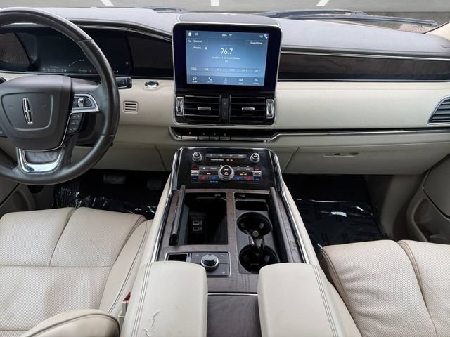 Used 2018 Lincoln Navigator Select w/ Technology Package RWD image 4