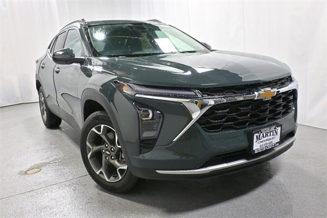 New 2026 Chevrolet Trax LT w/ Driver Confidence Package image 2