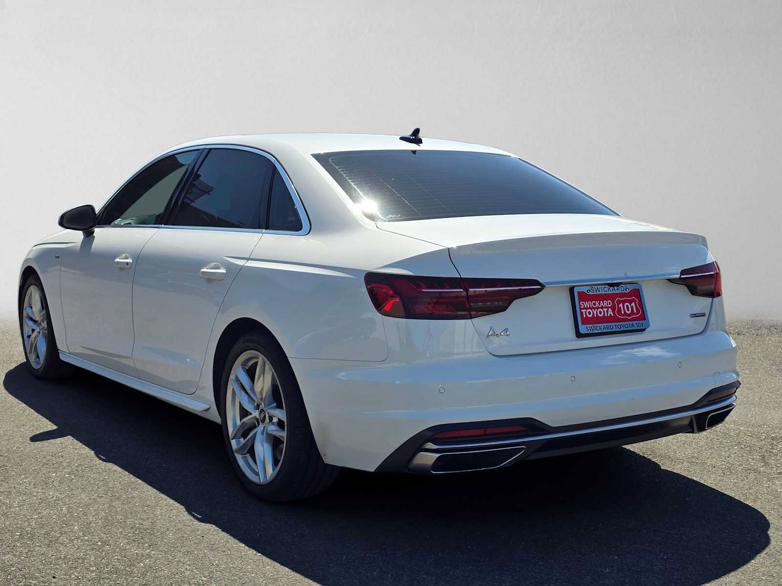 Used 2022 Audi A4 2.0T Premium Plus AWD/4WD image 5