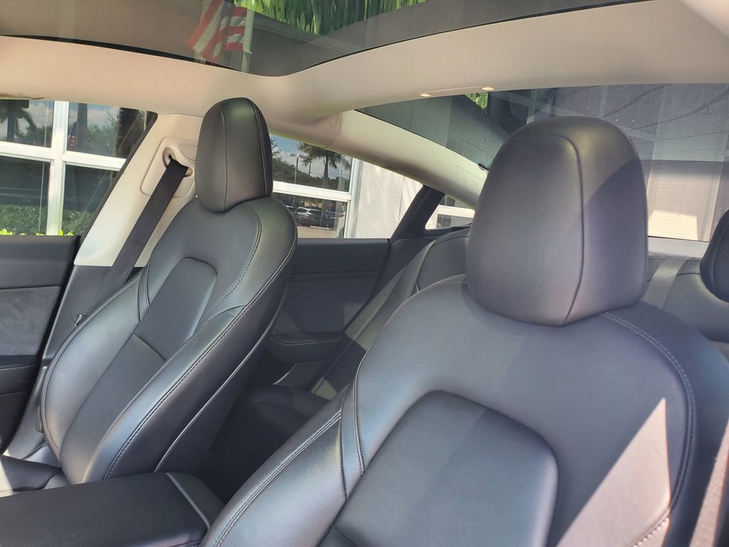 Used 2022 Tesla Model 3 image 17