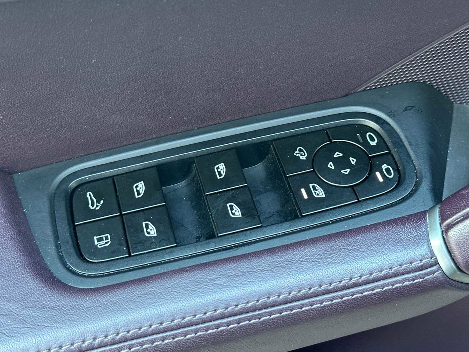 Certified 2024 Porsche Cayenne E-Hybrid image 13