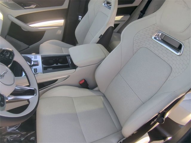 New 2025 Jaguar F-PACE R-Dynamic S image 13