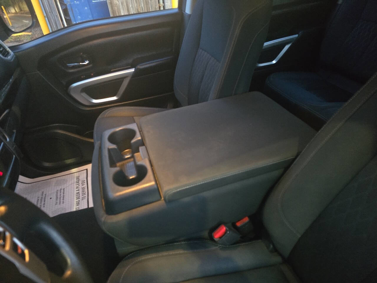 Used 2017 Nissan Titan SV image 37